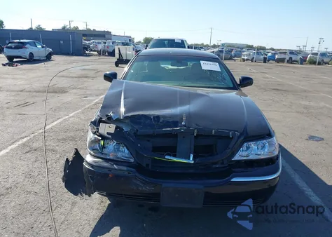 2010 Lincoln Town Car Signature Limited из США, поврежденный, VIN 2LNBL8CV3AX613153